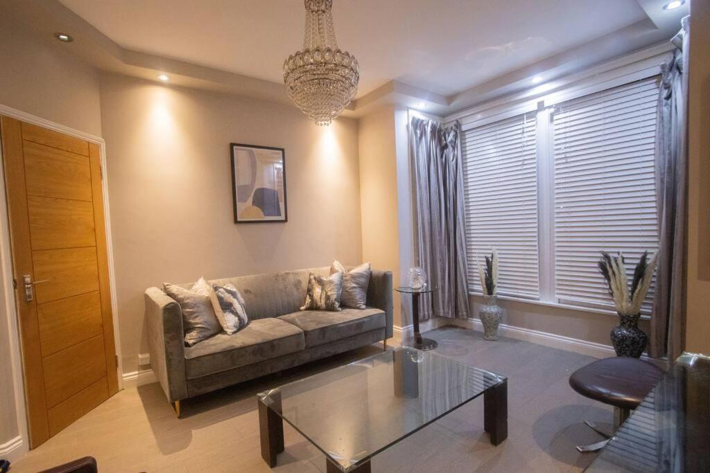 Oikoshomes Three Bedroom Flat In Londra Exterior foto