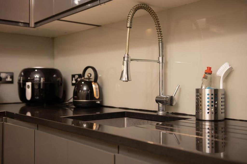 Oikoshomes Three Bedroom Flat In Londra Exterior foto