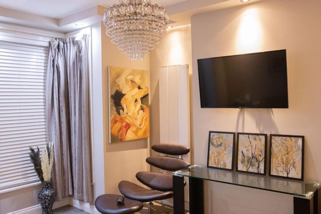 Oikoshomes Three Bedroom Flat In Londra Exterior foto