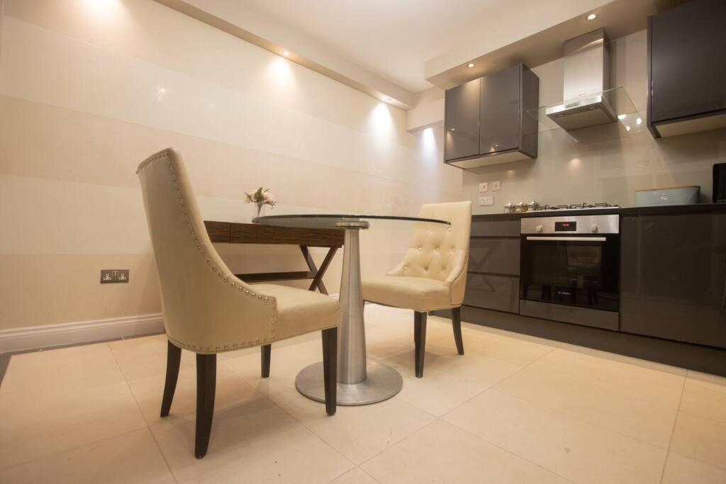 Oikoshomes Three Bedroom Flat In Londra Exterior foto